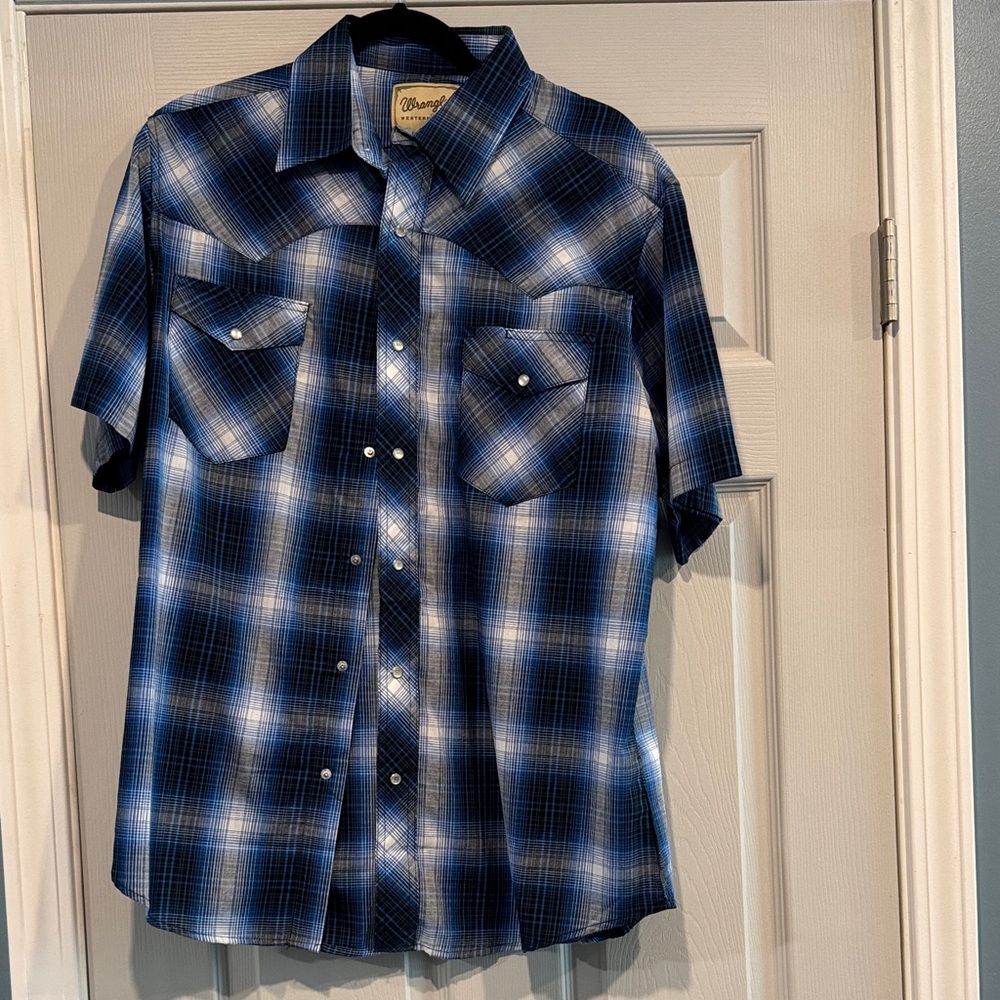Wrangler Men's Navy and White Checkered Shirt
